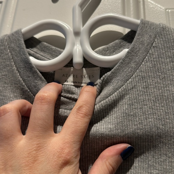 NWT!! Grey Ribbed Cropped Long Sleeve Size XS!! Azure Skies - Aritzia - Picture 3 of 4